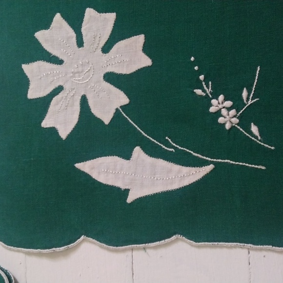 4 Vintage Green and Floral Placemats and 4 Napkins - Picture 5 of 5